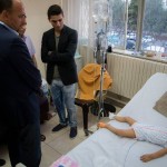 Mohamad-assaf-visting-wound people-jordan (10)