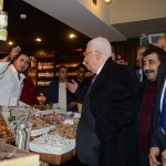 p-mahmoud-abbas-in-ramallah-markets-5-12-2014 (1)