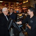 p-mahmoud-abbas-in-ramallah-markets-5-12-2014 (2)