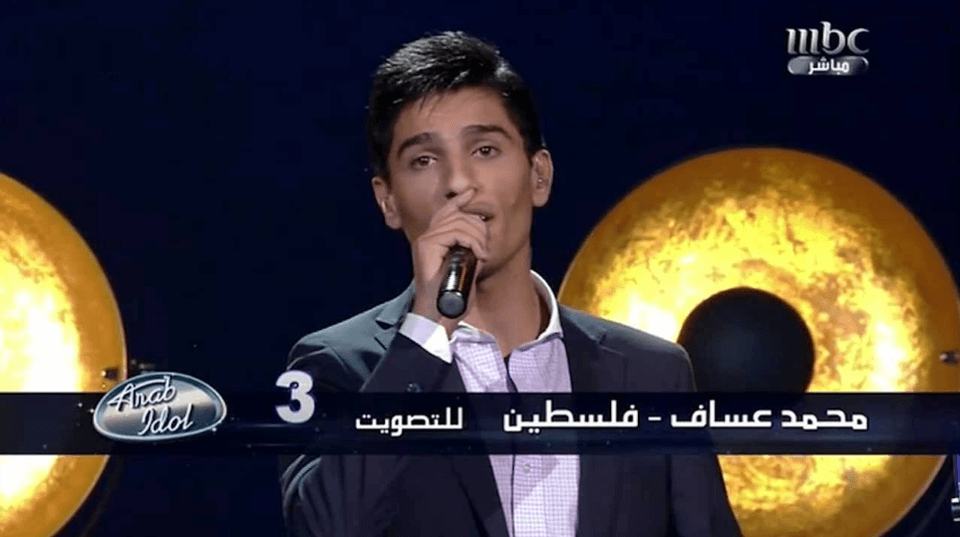 بالفيديو : محمد عساف يتفوق على نفسه ويقترب من اللقب